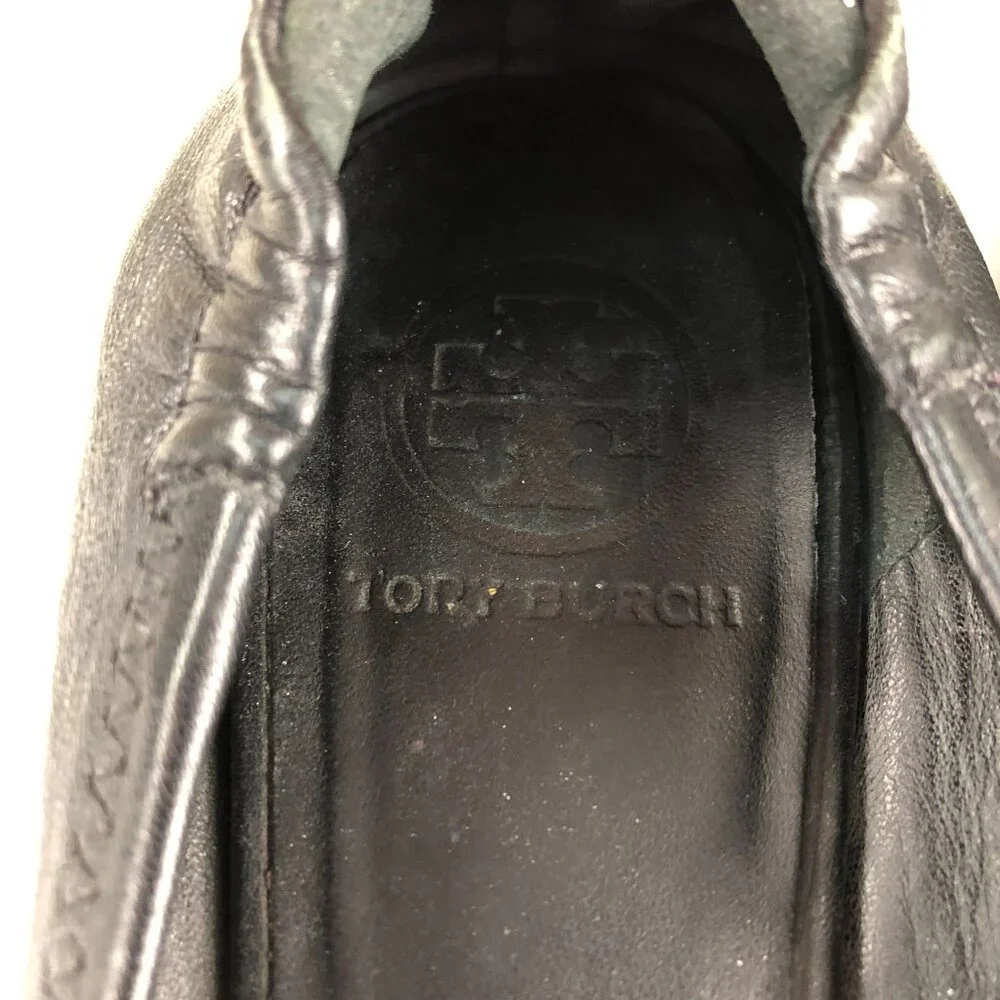 Tory Burch Women's Size 9** Reva Black Leather Closed Toe Medallion Flats FAIR